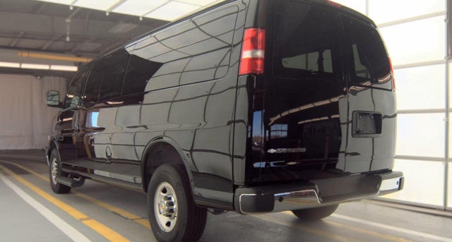 2024 Chevrolet Express Passenger 3500 1LT