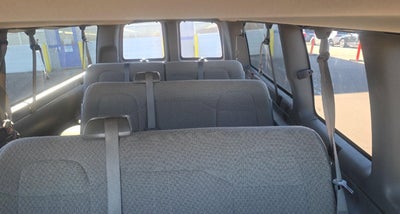 2024 Chevrolet Express Passenger 3500 1LT