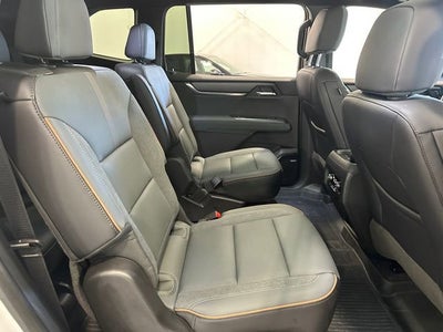2025 GMC Acadia AT4