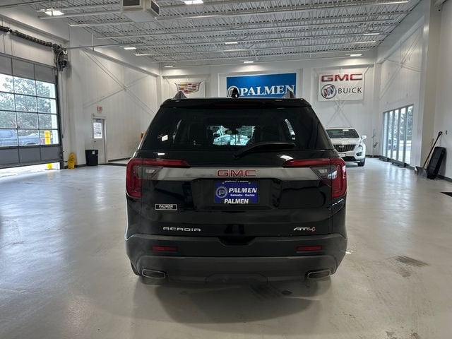 2022 GMC Acadia AT4