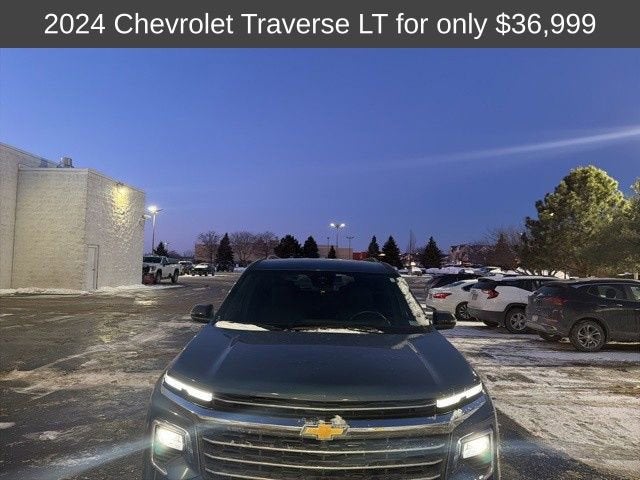2024 Chevrolet Traverse LT