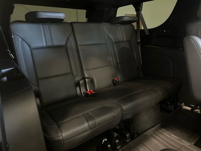 2025 Chevrolet Suburban RST