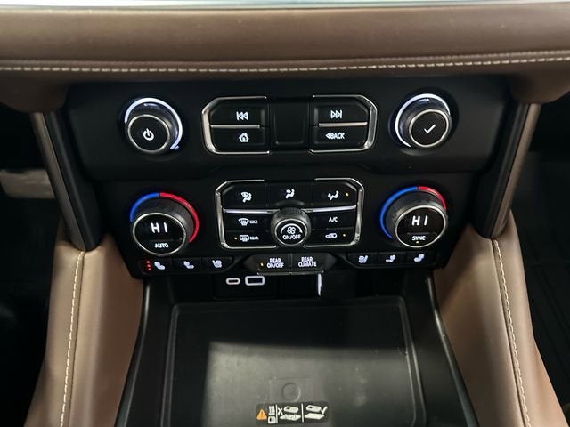 2023 Chevrolet Suburban High Country