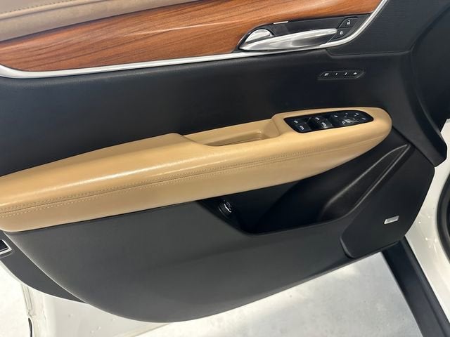 2017 Cadillac XT5 Platinum AWD