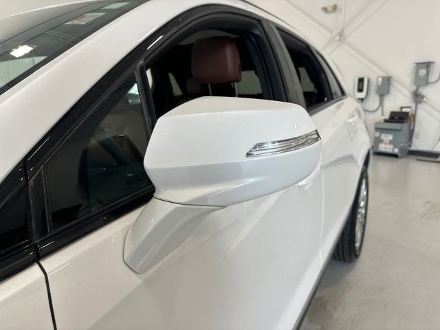 2025 Cadillac XT5 Sport