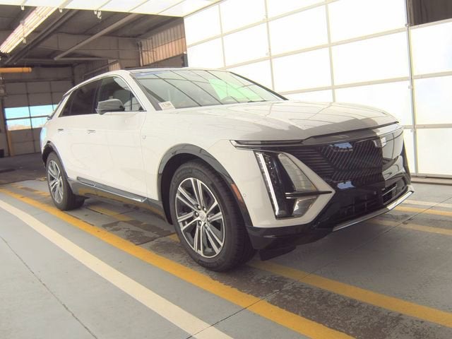 2025 Cadillac LYRIQ Luxury 1