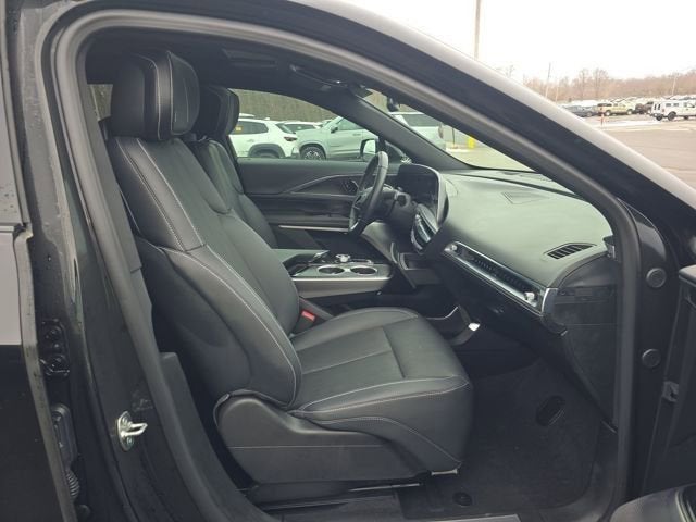 2024 Cadillac LYRIQ Sport 2