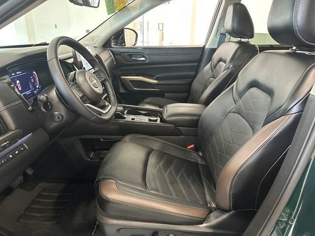 2024 Nissan Pathfinder Platinum 4WD