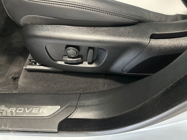 2025 Land Rover Range Rover Velar Dynamic SE