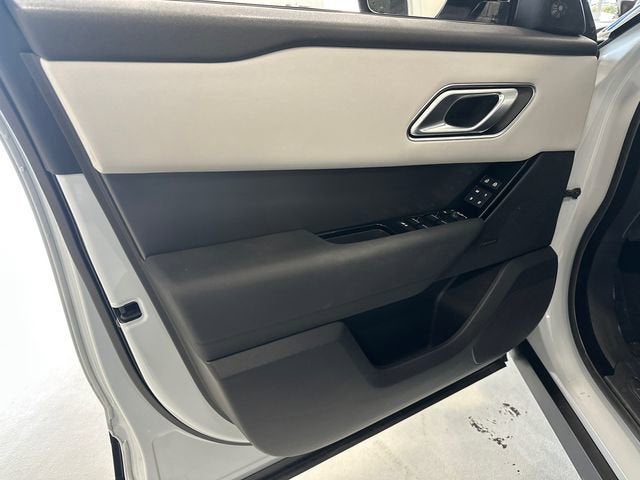 2025 Land Rover Range Rover Velar Dynamic SE