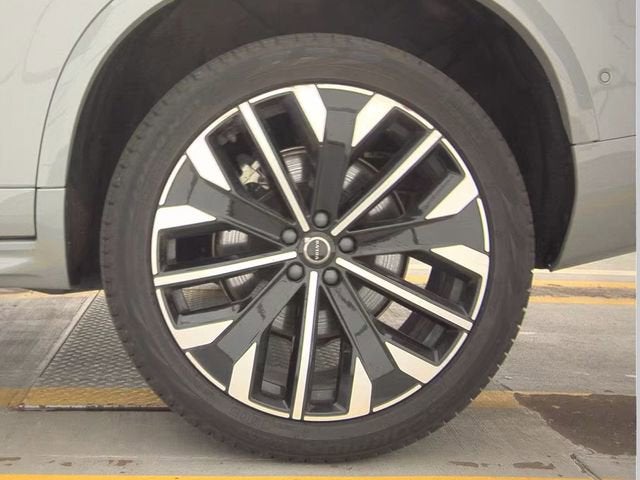 2025 Volvo XC90 Plus