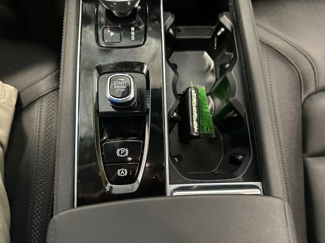 2025 Volvo XC90 Plus